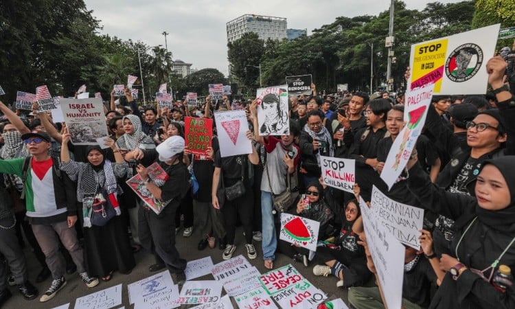 Aksi Stop Genosida Palestina