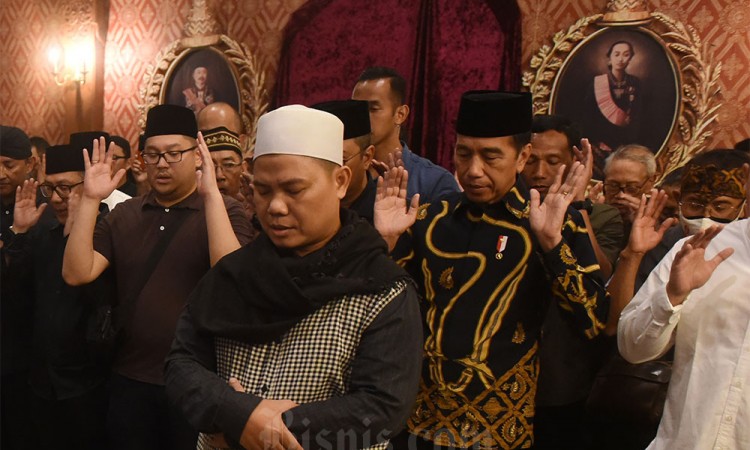 Presiden Joko Widodo Melayat Almarhumah Mooryati Soedibyo