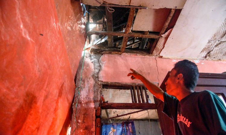 Rumah Di Bandung Barat Rusak Akibat Gempa Berkekuatan 6,5 Skala Magnitudo