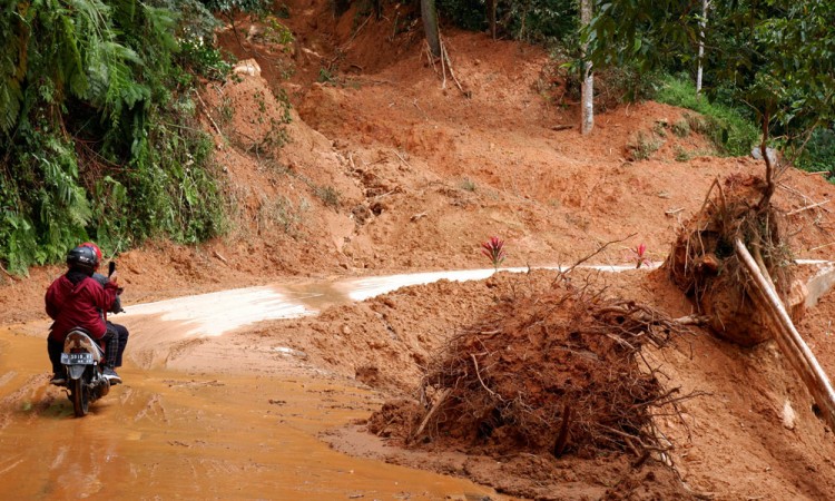 Tanah Longsor di Toraja Tewaskan Tiga Warga