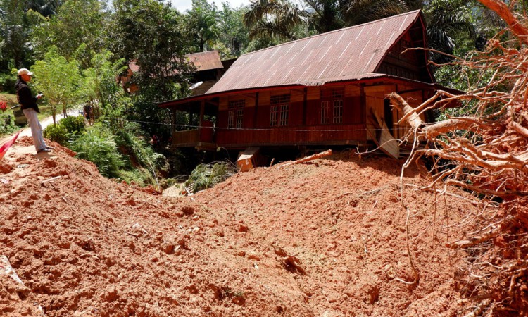 Tanah Longsor di Toraja Tewaskan Tiga Warga