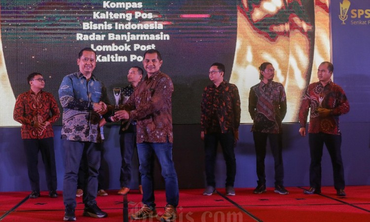Bisnis Indonesia Raih Penghargaan SPS Media Award2 2024