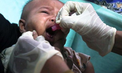 Pemberian Vaksin Kepada Anak Saat Pekan Imunisasi Dunia 2024 di Tangerang