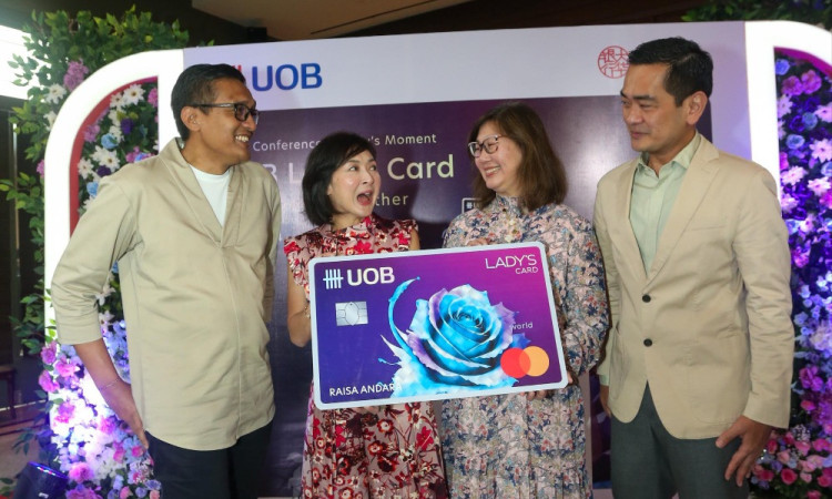 Desain Terbaru UOB Lady's Card