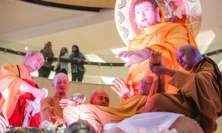 Rupang Buddha Bergerak Terbesar di Dalam Gedung