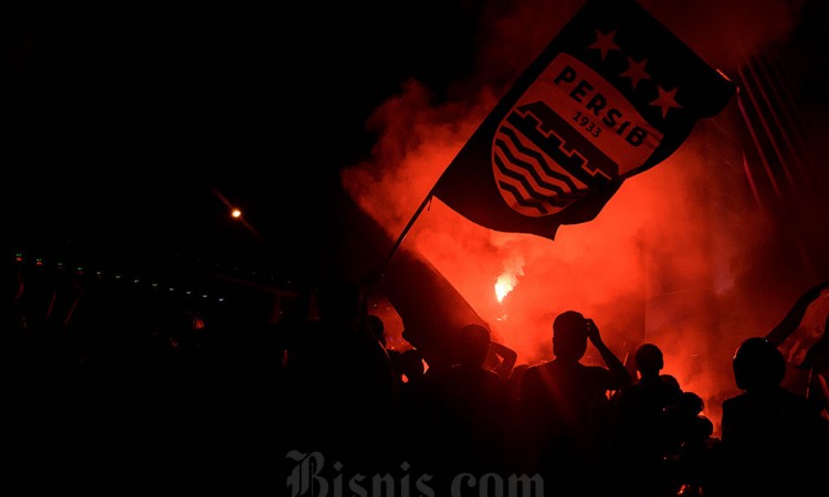 Warga Rayakan Keberhasilan Persib Bandung Juara Liga 1
