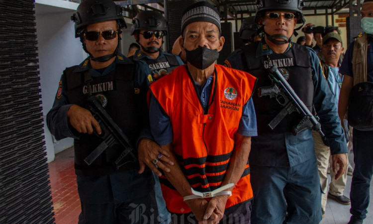Tersangka Kasus Perusakan Hutan HPK di Sumbar