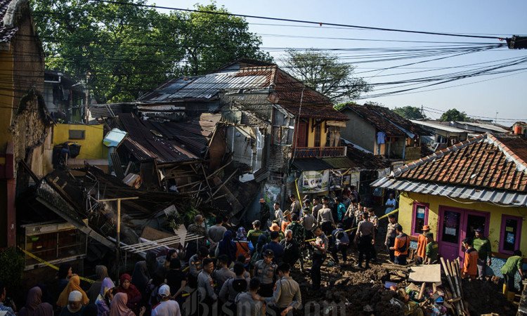 Dampak Pipa PDAM Pecah di Bandung