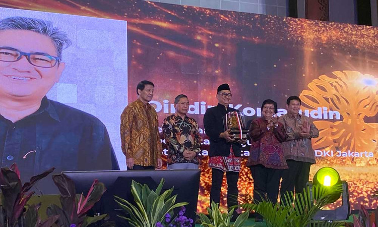 Kisah Inspiratif Abah Dindin yang Sukses Mematahkan Stigma Anak Jalanan Hingga Dikenal Penjuru Indonesia