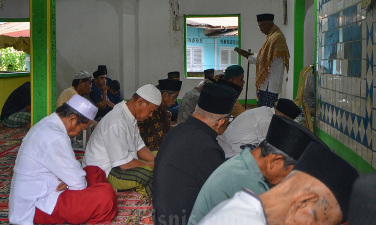 Shalat Iduladha Naqsabandiyah di Padang