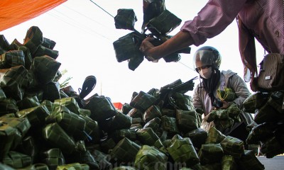 Penjualan Kulit Ketupat Berbahan Daun Pandan di Makassar
