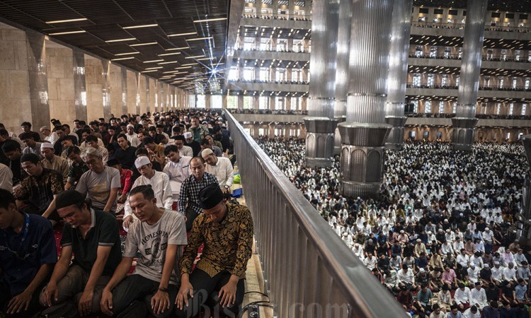 Shalat Iduladha di Masjid Istiqlal