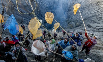 Ritual Yadnya Kasada Suku Tengger