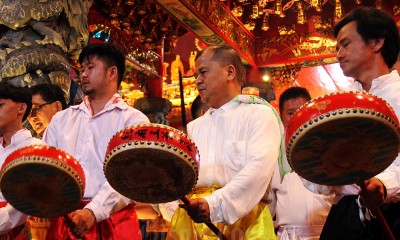 Sembahyang Menyambut Ritual Bakar Tongkang di Bagansiapiapi