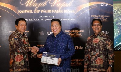 Adaro Energy Indonesia Raih Penghargaan Taat Pajak