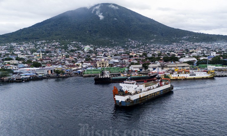 Pelayaran Perdana KM Feri Mutiara Ferindo III Ternate-Jailolo