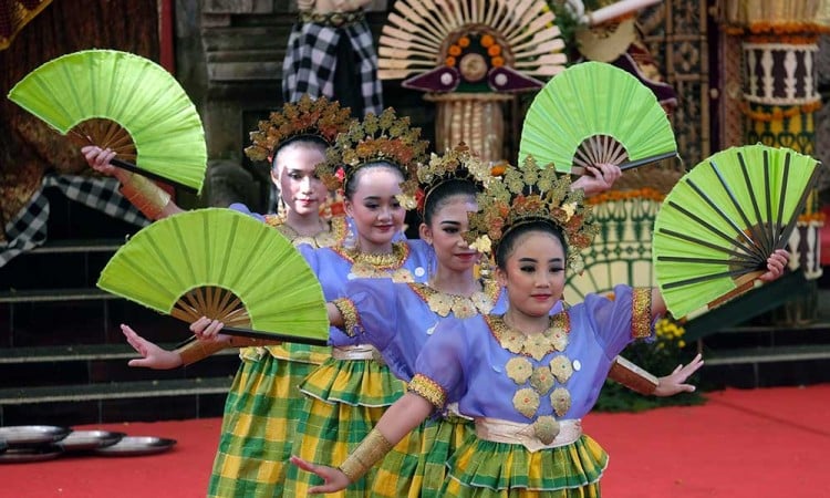 Kesenian tradisional Sunda dan Nusantara Meriahkan Pesta Kesenian Bali (PKB) XLVI 2024