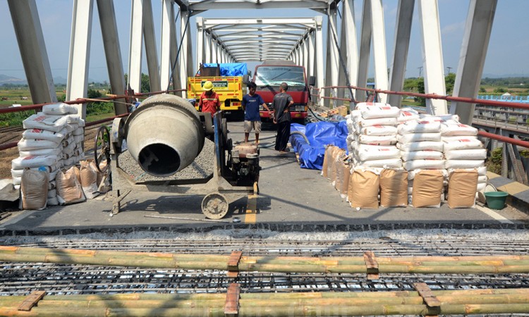Jembatan Poncol Brebes Purwokerto Ditutup Total