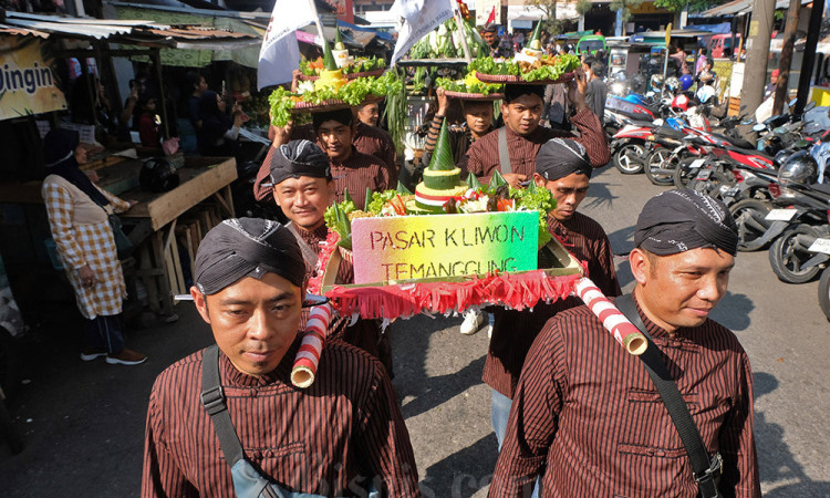 Tradisi Wilujengan Pasar Kliwon Temanggung