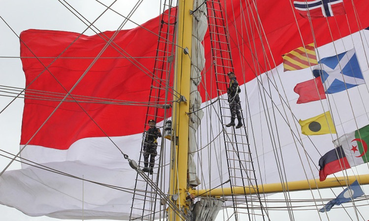 Pemberangkatan KRI Bima Suci