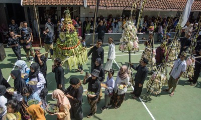 Tradisi Tutup Taun Kampung Adat Cireundeu