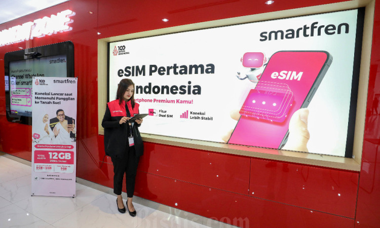 PT Smartfren Telecom Tbk. (FREN) mencatatkan pertumbuhan jumlah pengguna embedded sim atau eSIM