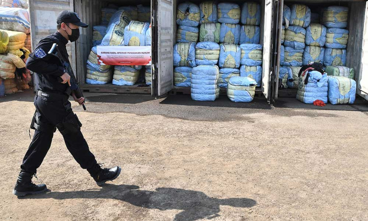 Rilis Barang Hasil Penindakan Satgas Importasi Ilegal di Cikarang