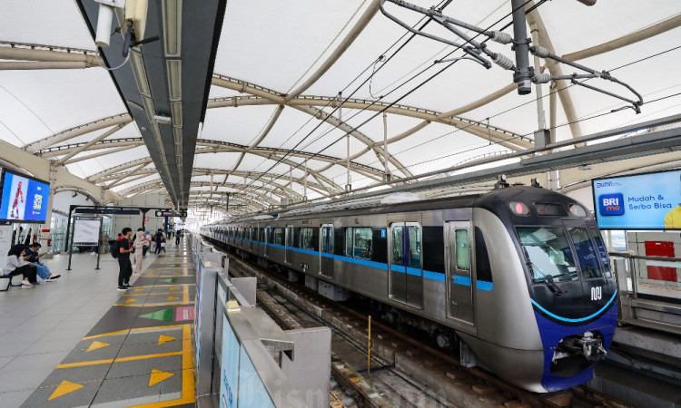 Jumlah Penumpang MRT Jakarta Pada Juli 2024 Mencapai 124.657 Orang Per Hari