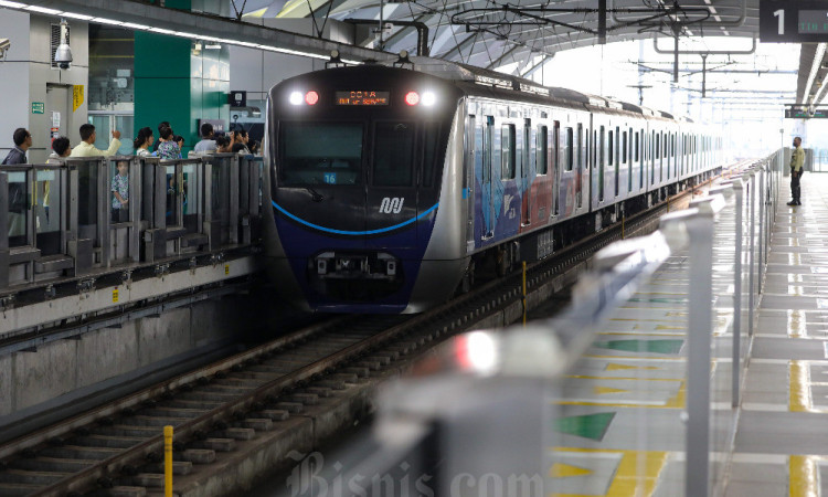 Jumlah Penumpang MRT Jakarta Pada Juli 2024 Mencapai 124.657 Orang Per Hari