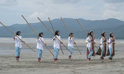 Pertunjukan Tarian Tradisional di Pesisir Konawe