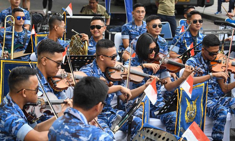 Orkestra TNI AU tampil di HBKB Jakarta