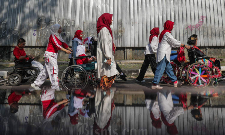 SLB YPAC Gelar Pawai Budaya Memperingati Kemerdekaan HUT RI ke-79