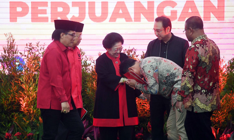 Megawati Umumkan Bakal Calon Kepala Daerah Untuk Pilkada 2024