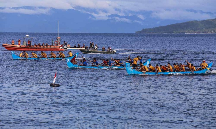 Lomba Perahu Kora-Kora