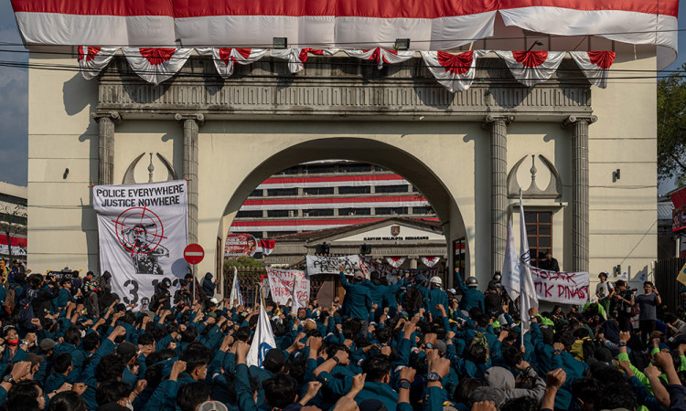 Unjuk Rasa Gerakan Rakyat Jawa Tengah Menggugat di Semarang