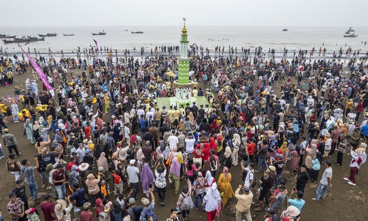 Puncak Tradisi Mandi Safar di Jambi