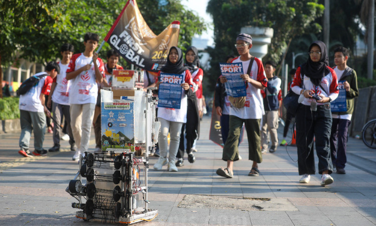 Madrasah International Technonatura Gelar Pawai Robotic Show