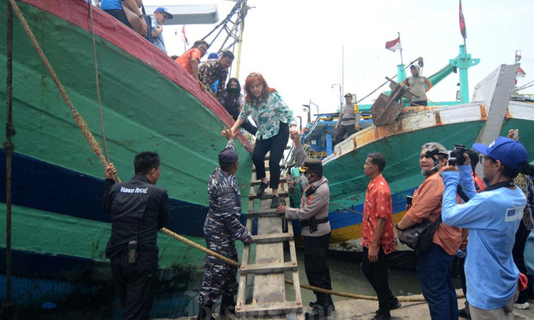 Uni Eropa dan ILO Kunjungi Pelabuhan Perikanan Jongor, Tegal