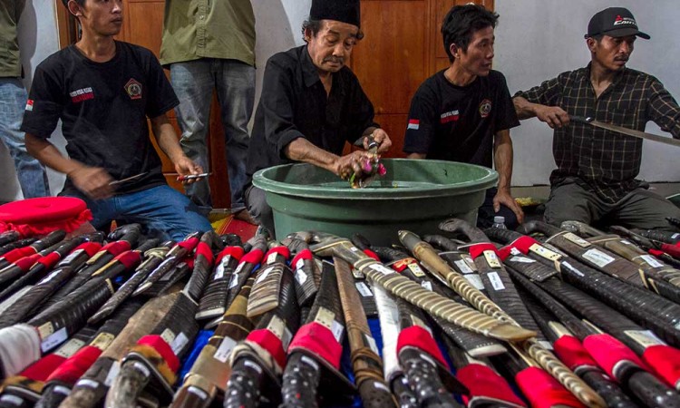 Jamasan 1.000 Bilah Golok Pusaka Ciomas Banten