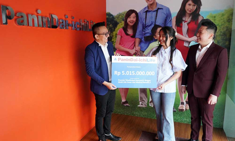 Panin Dai-ichi Life melaporkan pembayaran klaim dan manfaat senilai Rp5 Miliar kepada ahli waris nasabah di Medan.