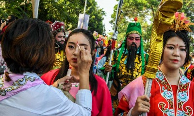 Kirab budaya Gotong Toapekong di Kota Tangerang