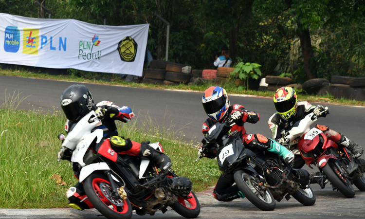 Balap Sepeda Motor Listrik di Sirkuit Sentul Karting Bogor