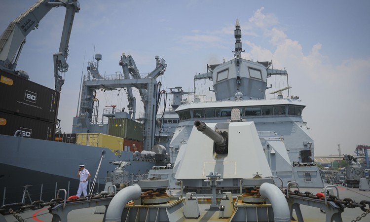 Kapal perang Jerman berlabuh di Jakarta