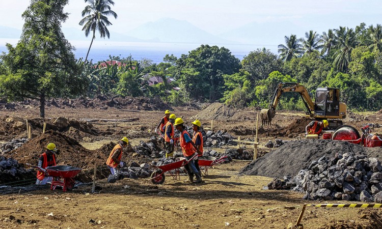 Pembangunan Hunian Tetap Untuk Warga Korban Banjir Bandang Rua