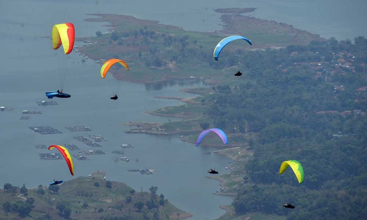 Kejuaraan Intenasional Paralayang di Sumedang Jawa Barat