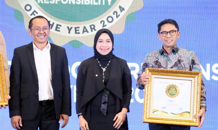 BRI Life Diganjar Penghargaan atas Implementasi Kegiatan Tanggung Jawab Sosial dan Lingkungan (TJSL)