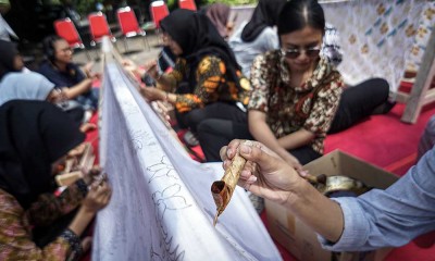 Mahasiswa di Solo Ikuti Acara Belajar Membatik Dengan Ceria di Museum Radya Pustaka