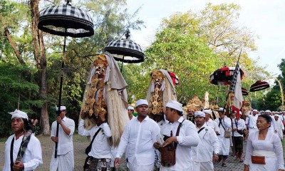 Persiapan Hari Raya Kuningan