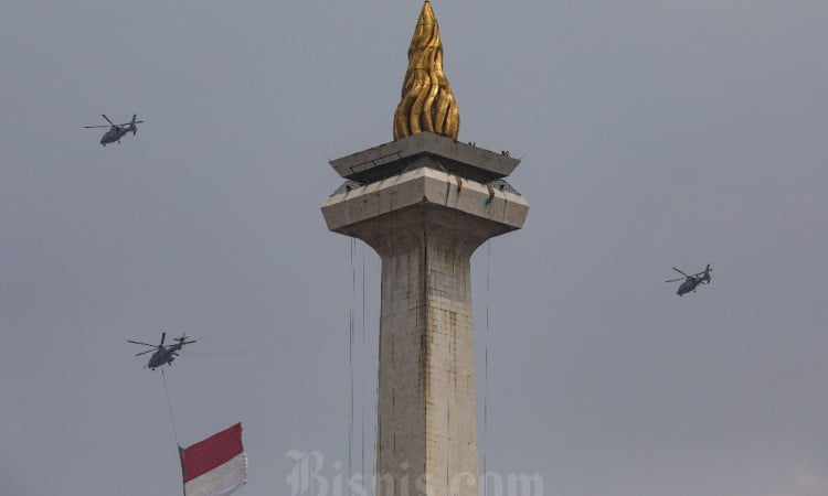 Kemeriahaan HUT Ke-79 TNI di Silang Monas Jakarta