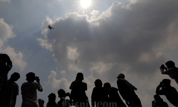 Kemeriahaan HUT Ke-79 TNI di Silang Monas Jakarta